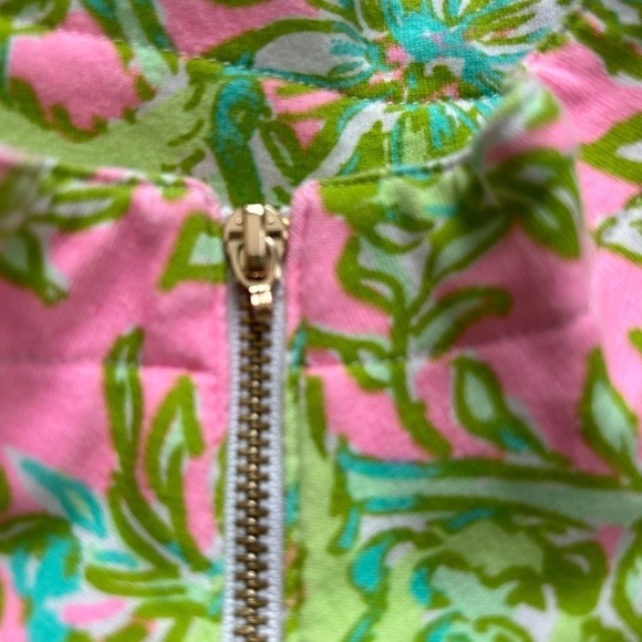 Lilly Pulitzer Skipper Popover Lace Sleeve 
Pelican Pink Chimply Chic 
Size XS - Picture 4 of 7